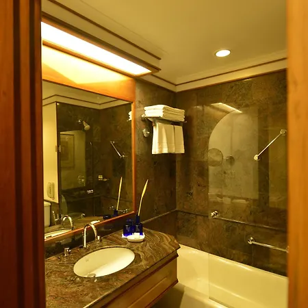 The Fern-An Ecotel Hotel, Kochi Exterior photo